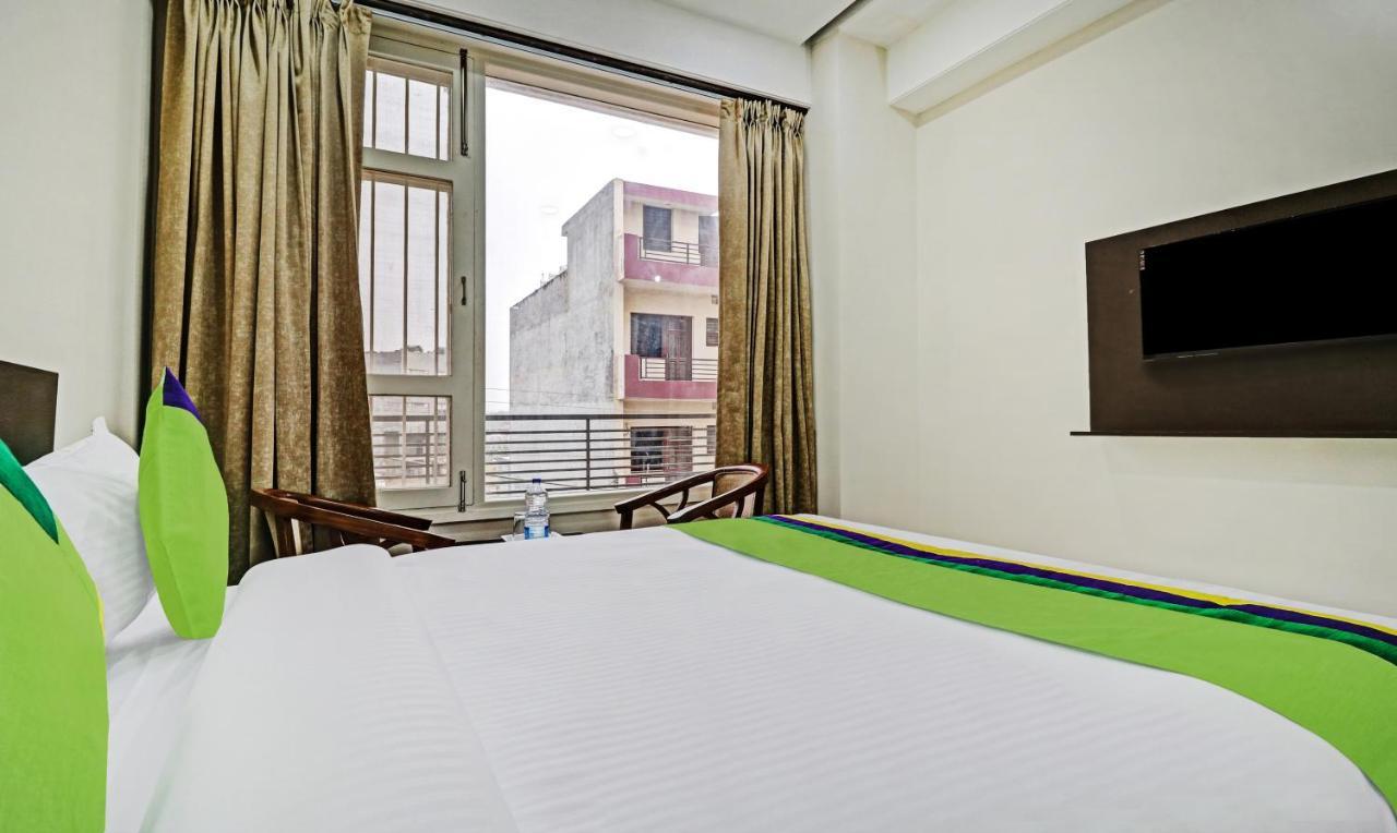 Treebo Kamron Regency Sector 80 Hotel Mohali Bagian luar foto