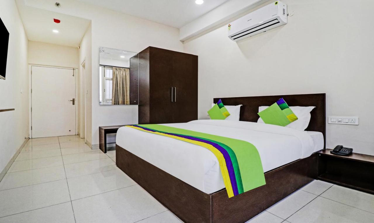 Treebo Kamron Regency Sector 80 Hotel Mohali Bagian luar foto