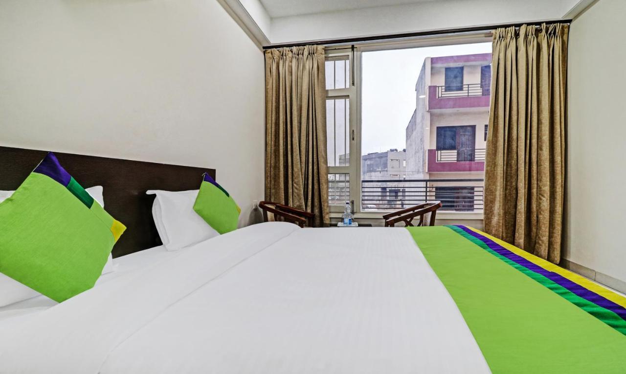 Treebo Kamron Regency Sector 80 Hotel Mohali Bagian luar foto