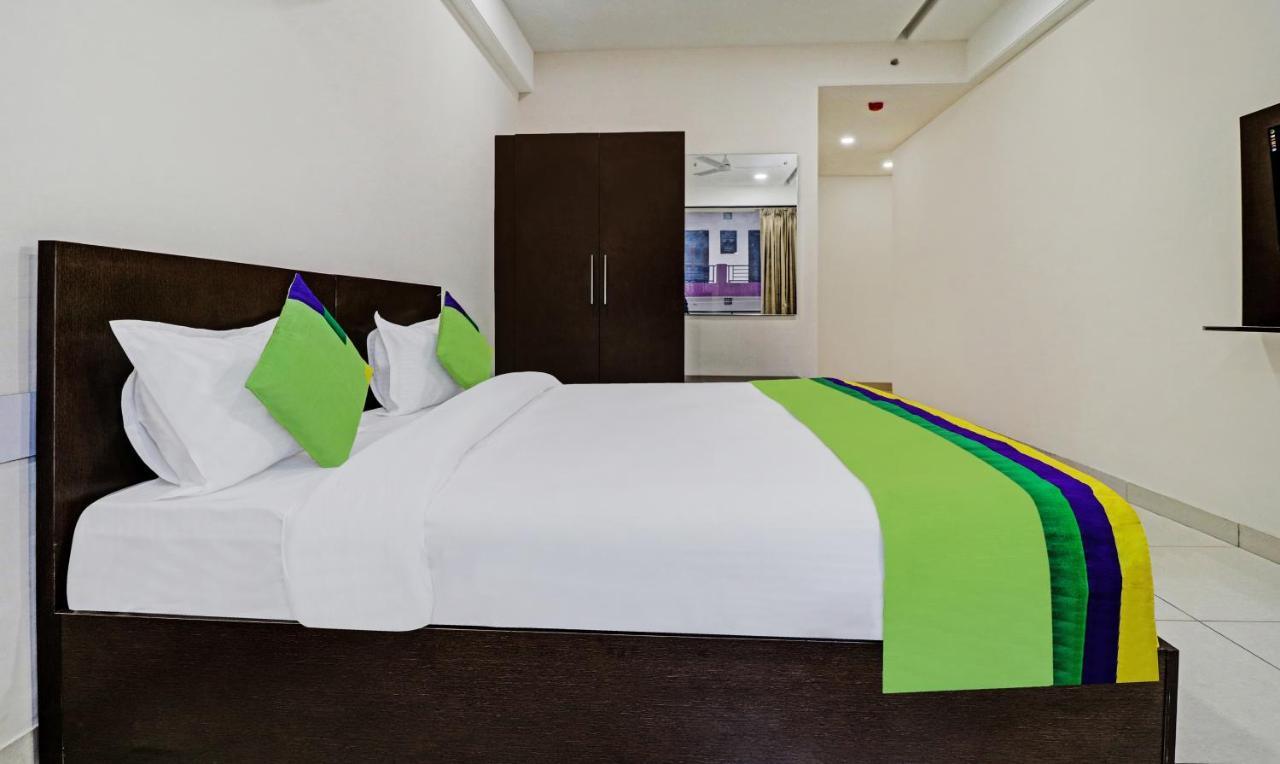 Treebo Kamron Regency Sector 80 Hotel Mohali Bagian luar foto