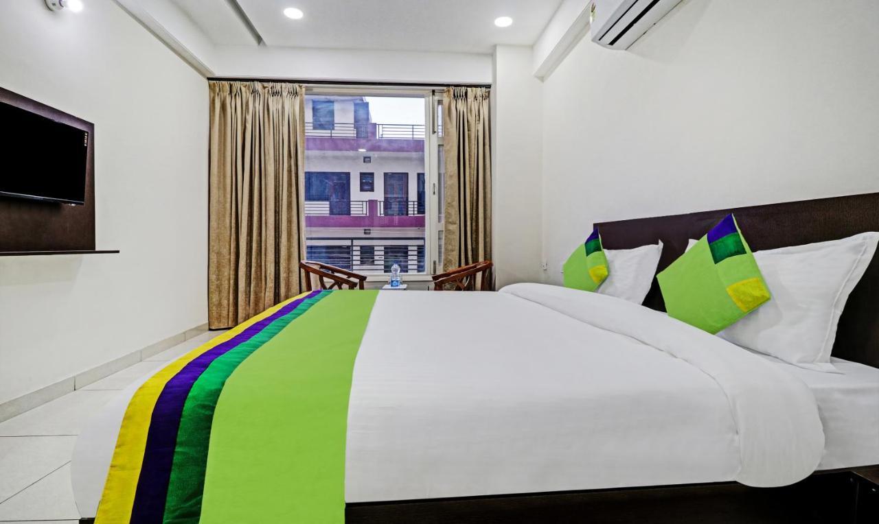 Treebo Kamron Regency Sector 80 Hotel Mohali Bagian luar foto