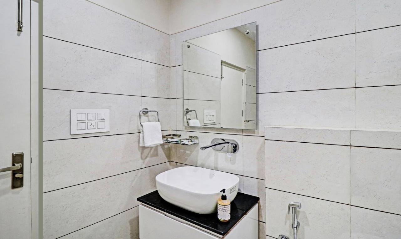 Treebo Kamron Regency Sector 80 Hotel Mohali Bagian luar foto