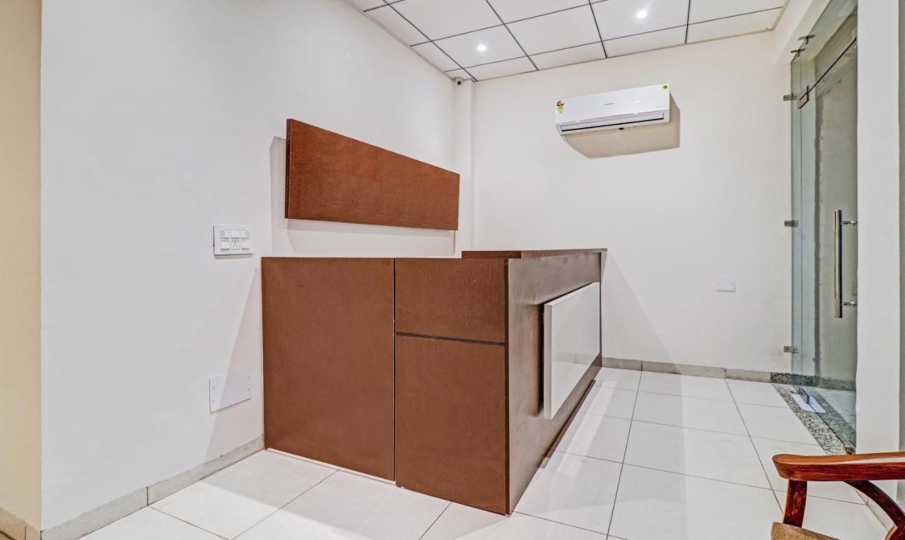 Treebo Kamron Regency Sector 80 Hotel Mohali Bagian luar foto