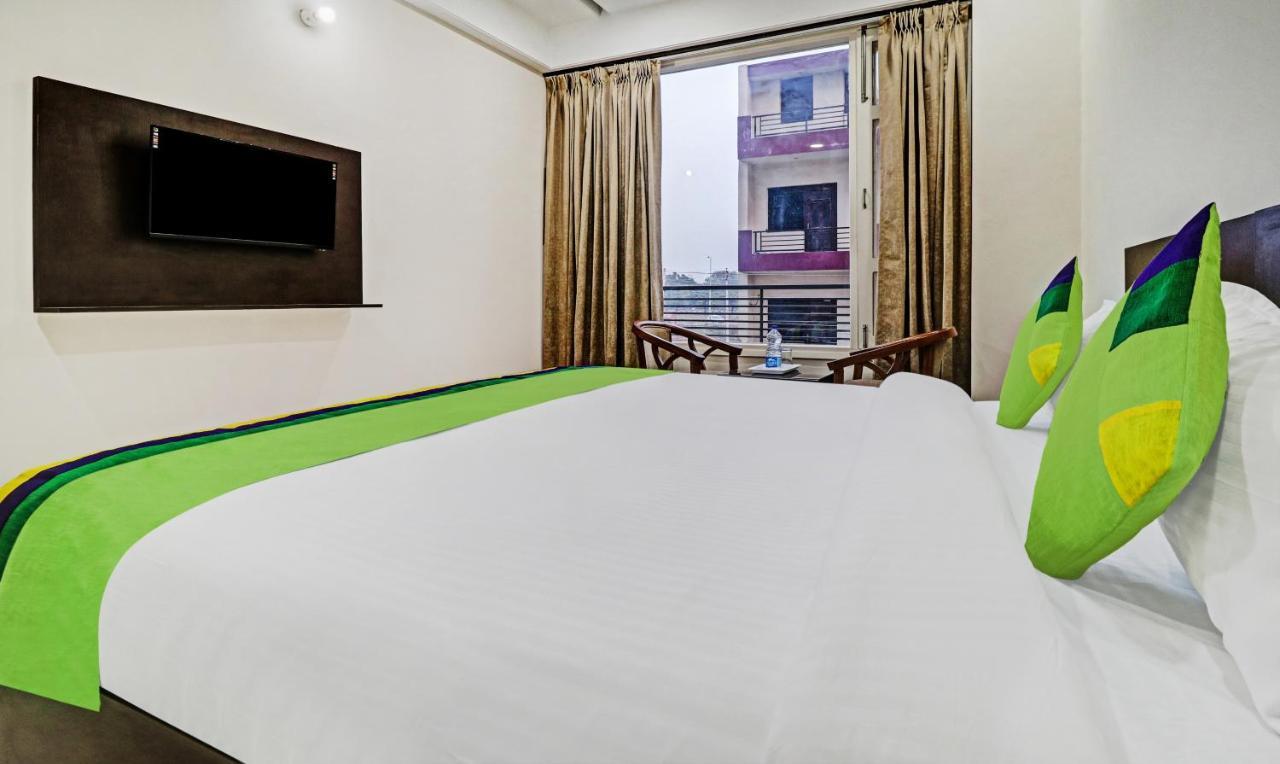 Treebo Kamron Regency Sector 80 Hotel Mohali Bagian luar foto